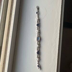 Amethyst cultured pearls and a blue cabochon aquamarine 926 bracelet